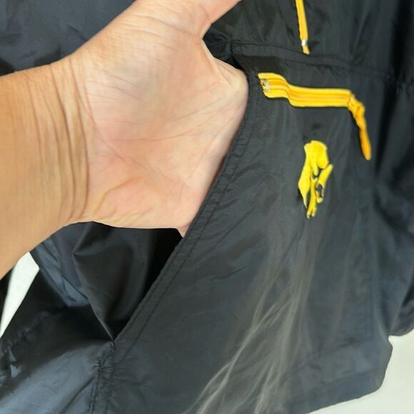 Vintage Reebok Iowa Hawkeyes‎ Pullover Black Windbreaker coat Tailgate Small - Picture 3 of 9